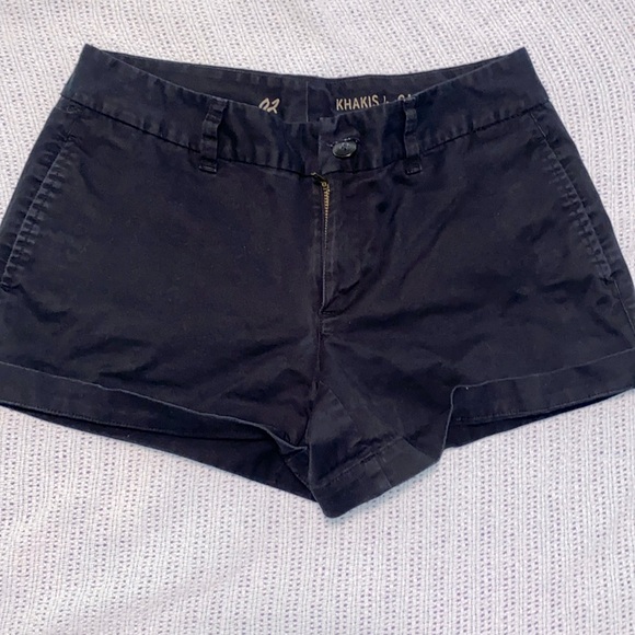 Gap, low rise, black khaki shorts, size 2 - Picture 1 of 3